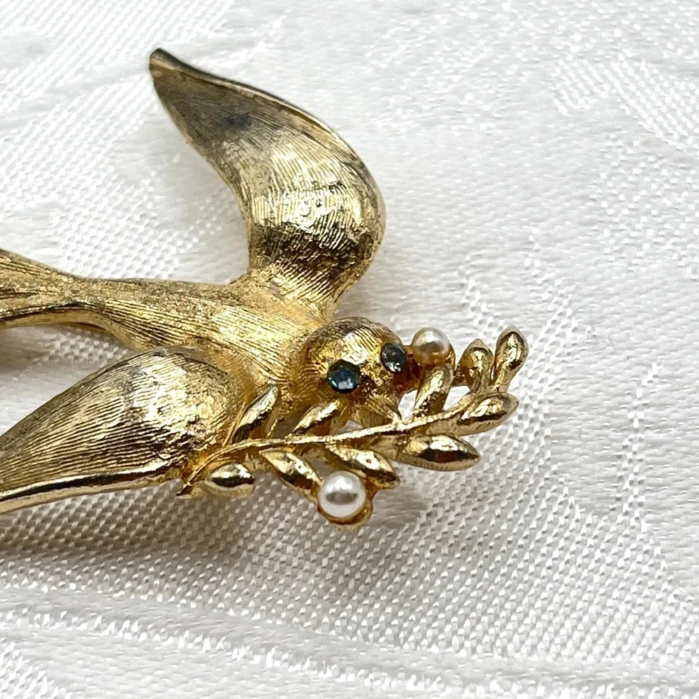 Vintage Marvella Bird w/ Olive‎ Branch Brooch w/ Faux Pearls and Rhinestones